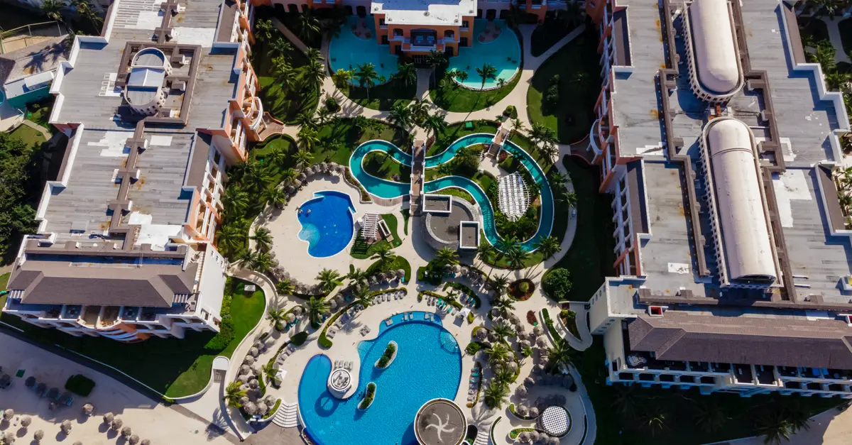 Comparison: All-Inclusive Resorts vs. Standard Hotels