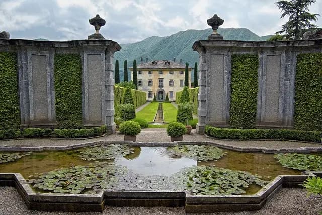 Top 10 Unforgettable Travel Getaways to Experience Now