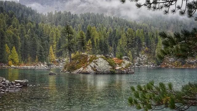 Top 10 Scenic Travel Getaways for Nature Lovers
