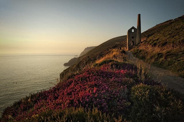 How to Discover Unique Travel Getaways That Inspire Adventure